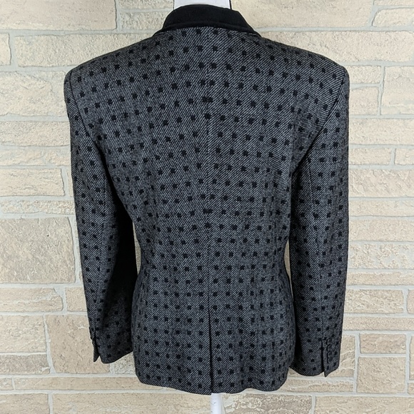 Stunning Escada Wool Blazer Velvet Collar Size 40 - Picture 2 of 8